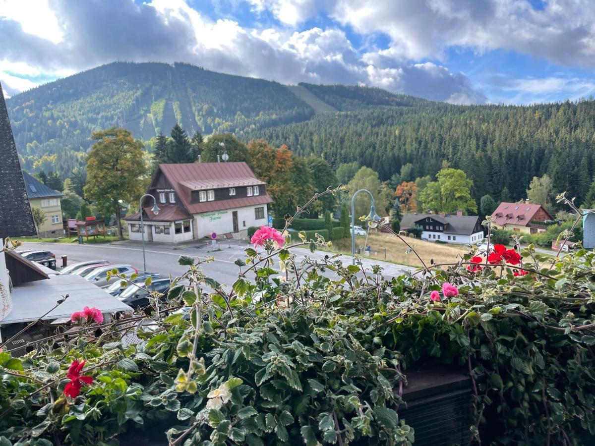 Grand Harrachov Pension V Centru Exterior foto