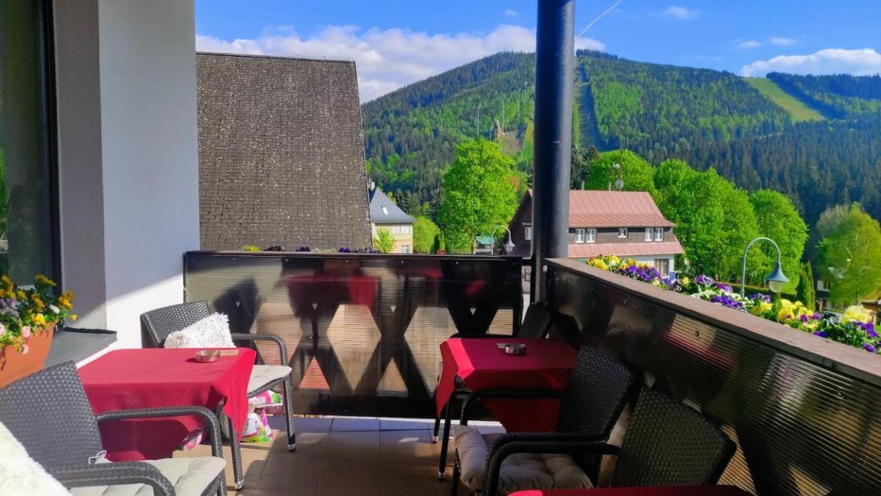 Grand Harrachov Pension V Centru Exterior foto